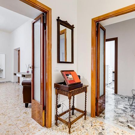 Vivilo Collection - San Vito View Apartment - 3 Bdr 2 Baths Roma Dış mekan fotoğraf